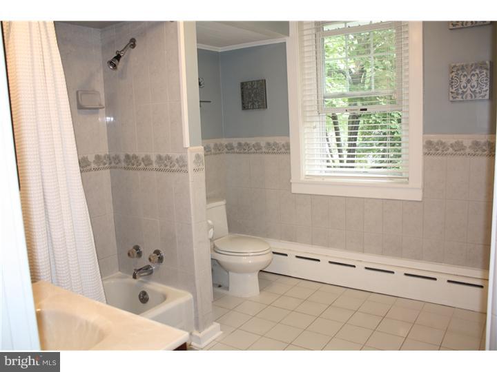 54 North Wakefield Road Norristown, PA 19403 - Photo 23 of 25 Bathroom