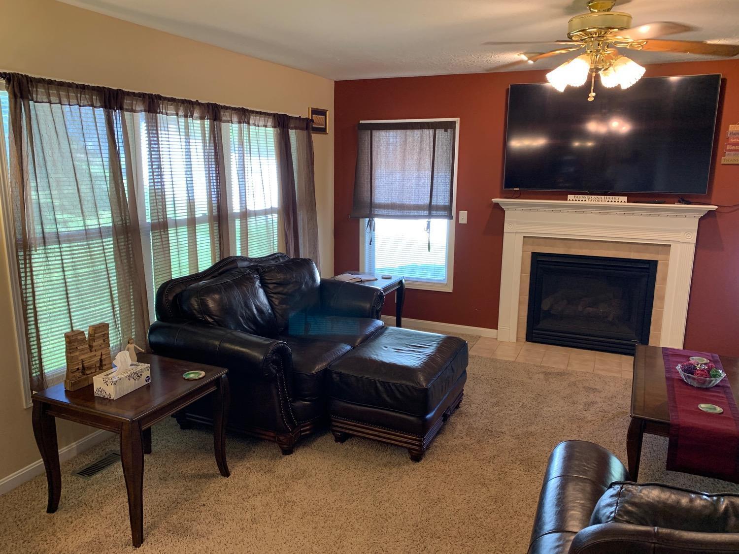 8215 Sheed Road Cincinnati, OH 45247 - Photo 3 of 20