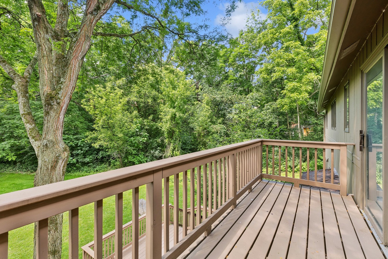 40W173 Oak Ridge Road St. Charles, IL 60175 - Photo 20 of 38 a view of balcony with wooden floor