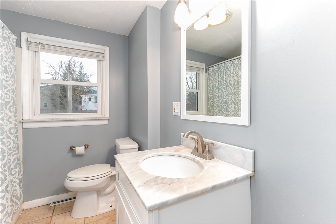 11 Larkspur Road Warwick, RI 02886 - Photo 16 of 22 Gallery Image 16
