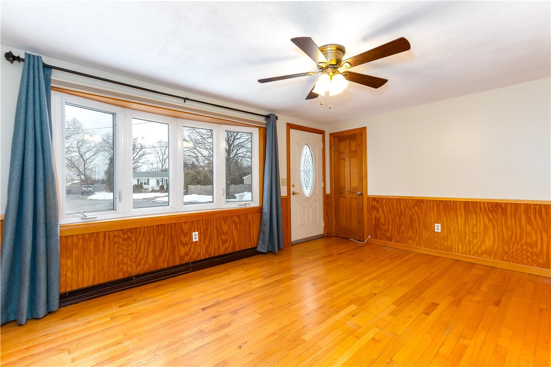 11 Larkspur Road Warwick, RI 02886 - Photo 10 of 22 Gallery Image 10