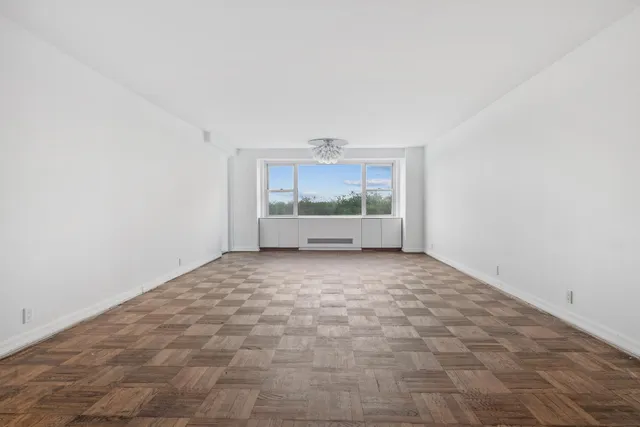 $2,700,000 | 24 Central Park South, Unit 11W | Central Park South