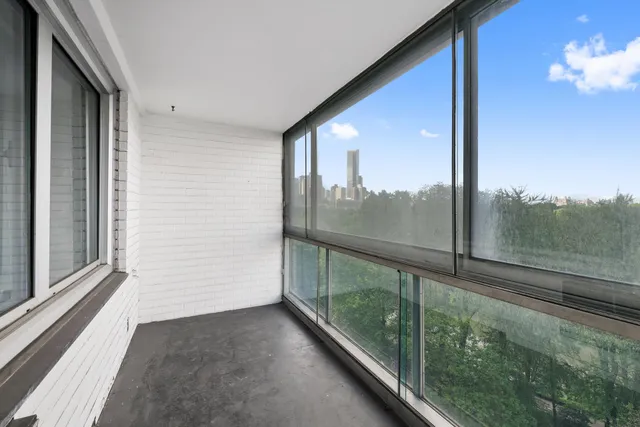 $2,700,000 | 24 Central Park South, Unit 11W | Central Park South