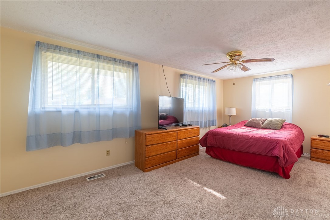 6823 Highbury Road Huber Heights, OH 45424 - Photo 14 of 27