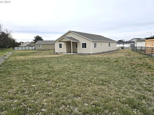 $372,000 | 320 Riverwood Court, Umatilla, OR 97882