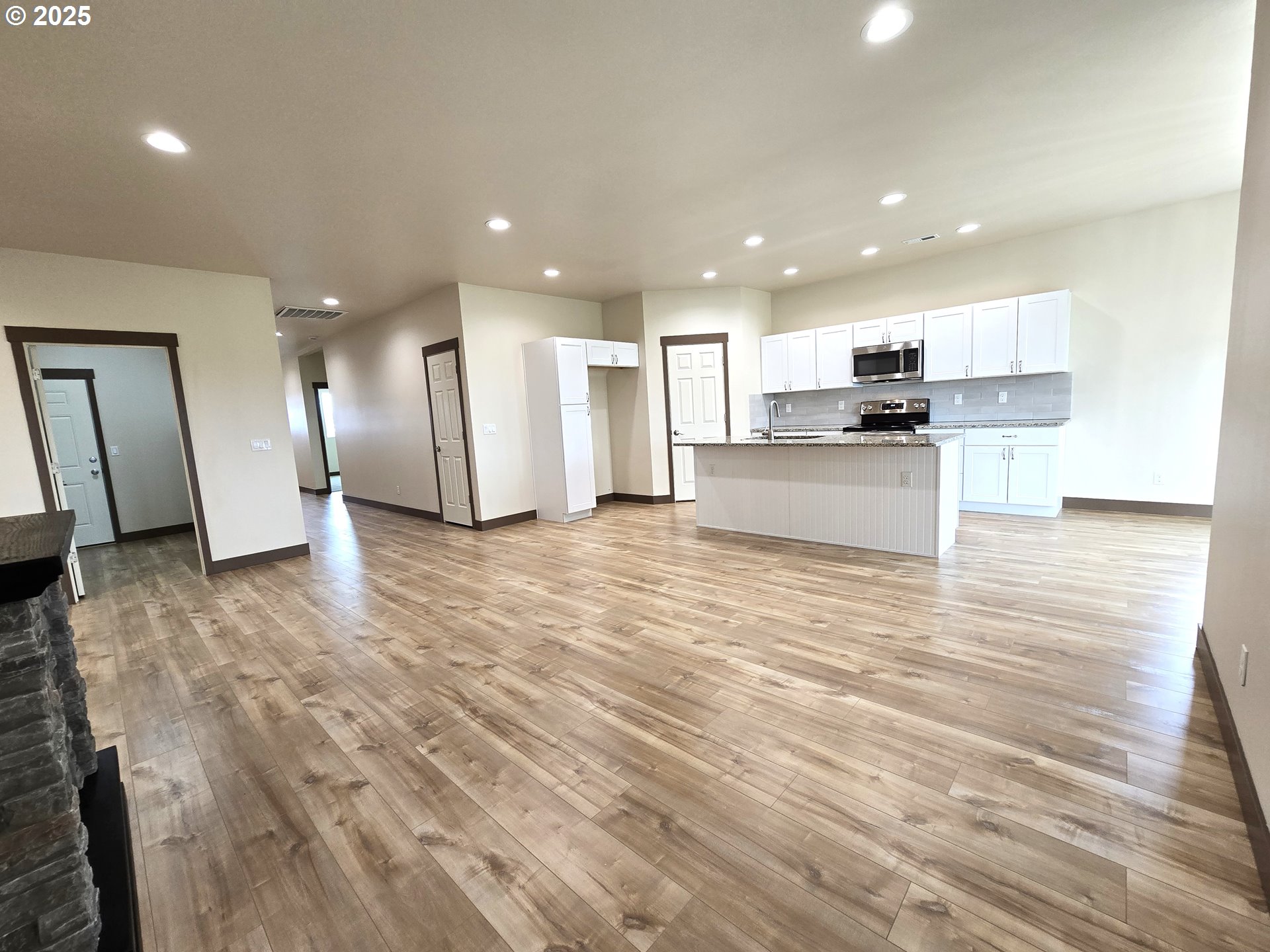 320 Riverwood Court Umatilla, OR 97882 - Photo 2 of 18