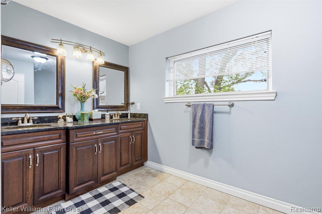 418 Oak Street Rochester, MI 48307 - Photo 33 of 38