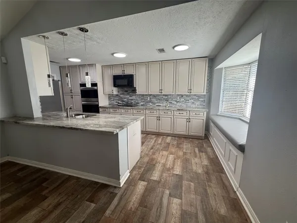 $240,000 | 4910 29th Street, Dickinson, TX 77539