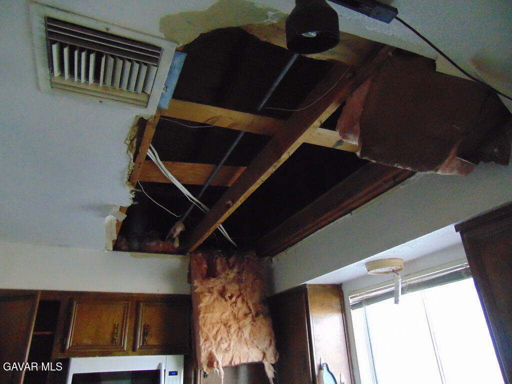 1332 West Willow Avenue Ridgecrest, CA 93555 - Photo 4 of 10 a view of entryway