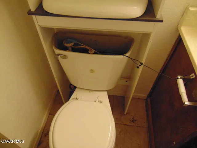 a view of a pathway of a wall