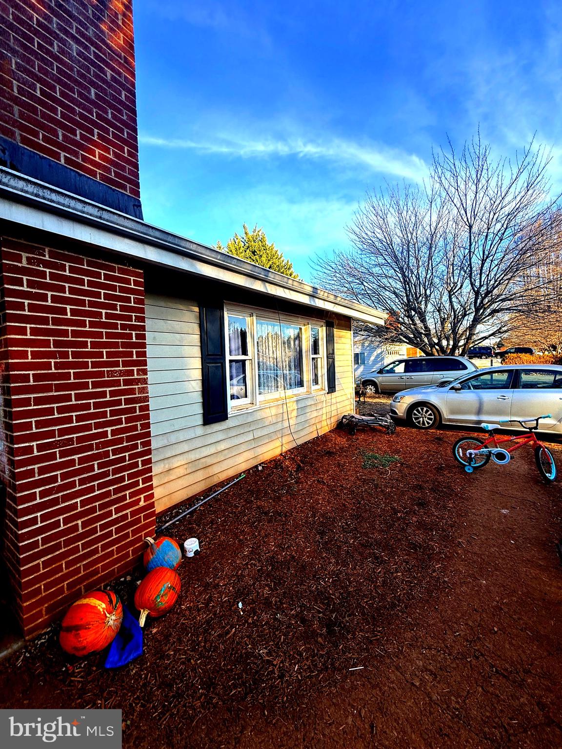 121 Elizabeth Street Culpeper, VA 22701 - Photo 1 of 22 a front view of a house with a yard