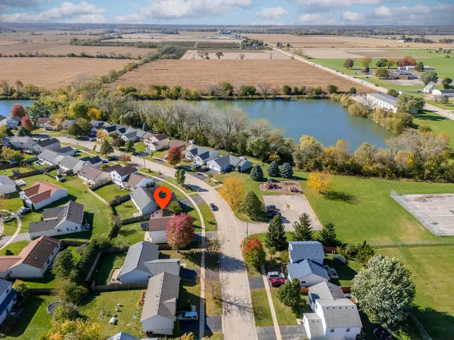 $280,000 | 714 Casey Lane, Harvard, IL 60033