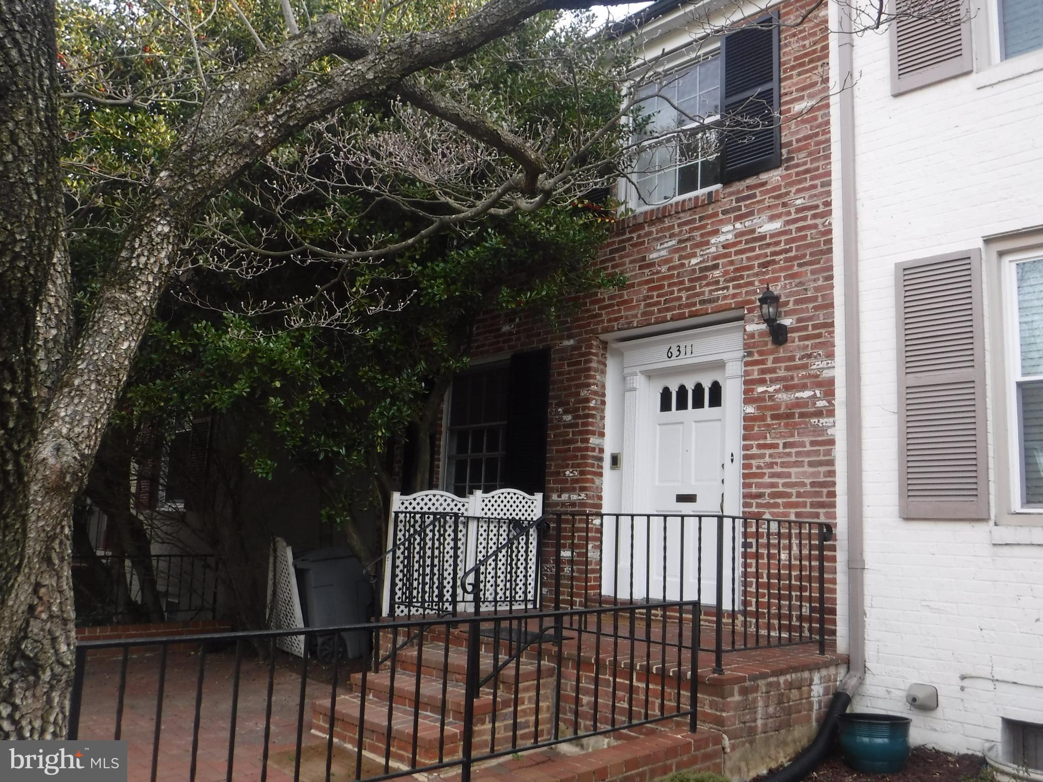 6311 Fort Hunt Road Alexandria, VA 22307 - Photo 1 of 30 Exterior (Front)