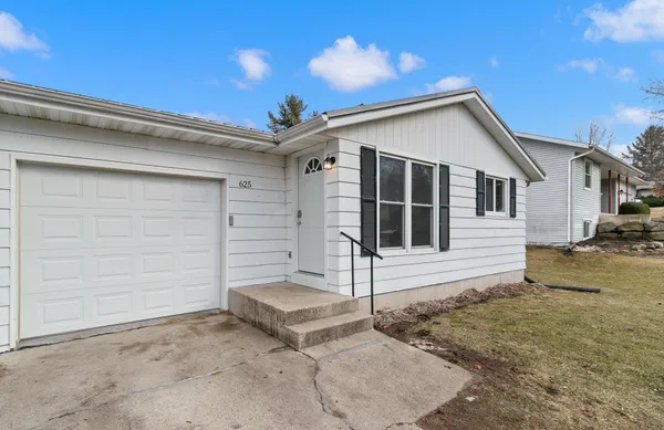 $275,000 | 625 Cross Street, Poynette, WI 53955