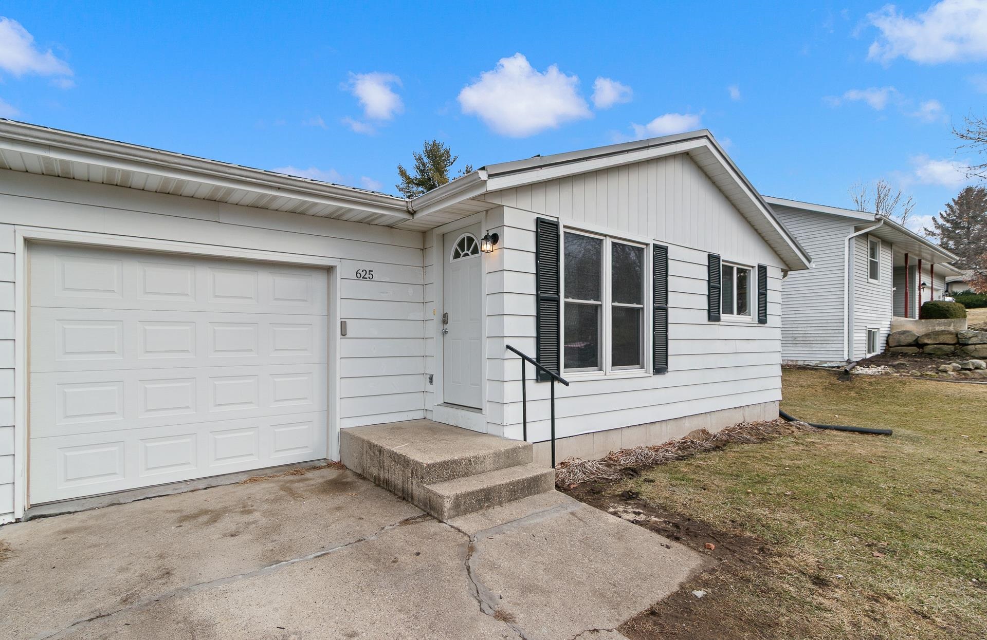 625 Cross Street Poynette, WI 53955 - Photo 1 of 41