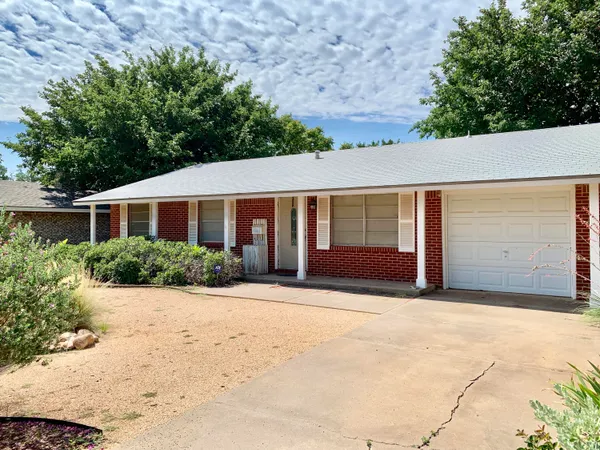 $1,325 | 5423 45th Street, Lubbock, TX 79414