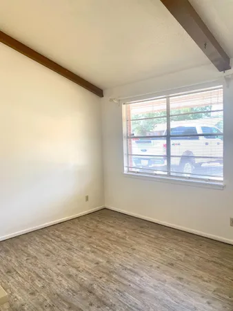 $1,325 | 5423 45th Street, Lubbock, TX 79414