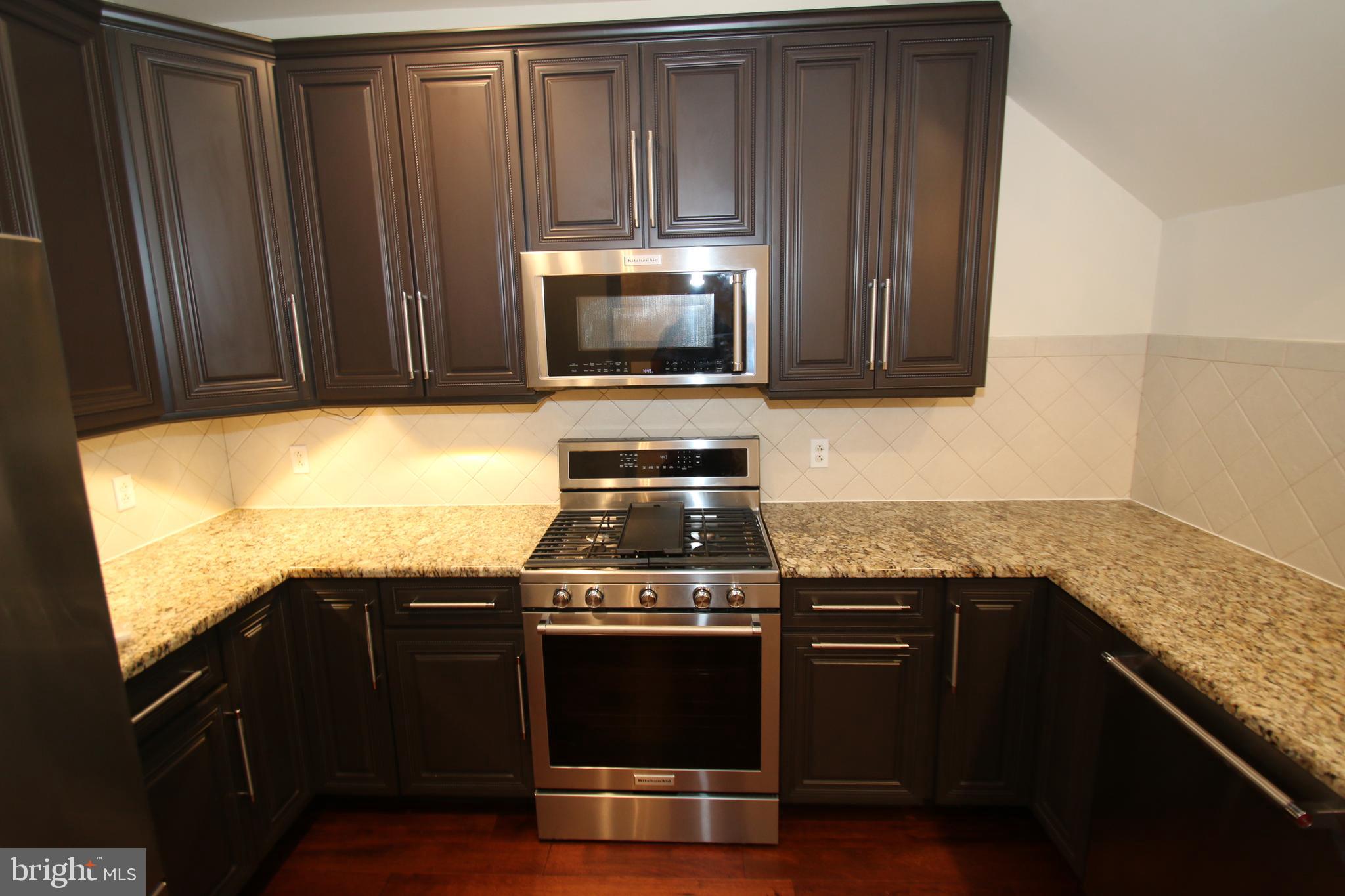 503 Carson Terrace, Unit 503 Huntingdon Valley, PA 19006 - Photo 5 of 31