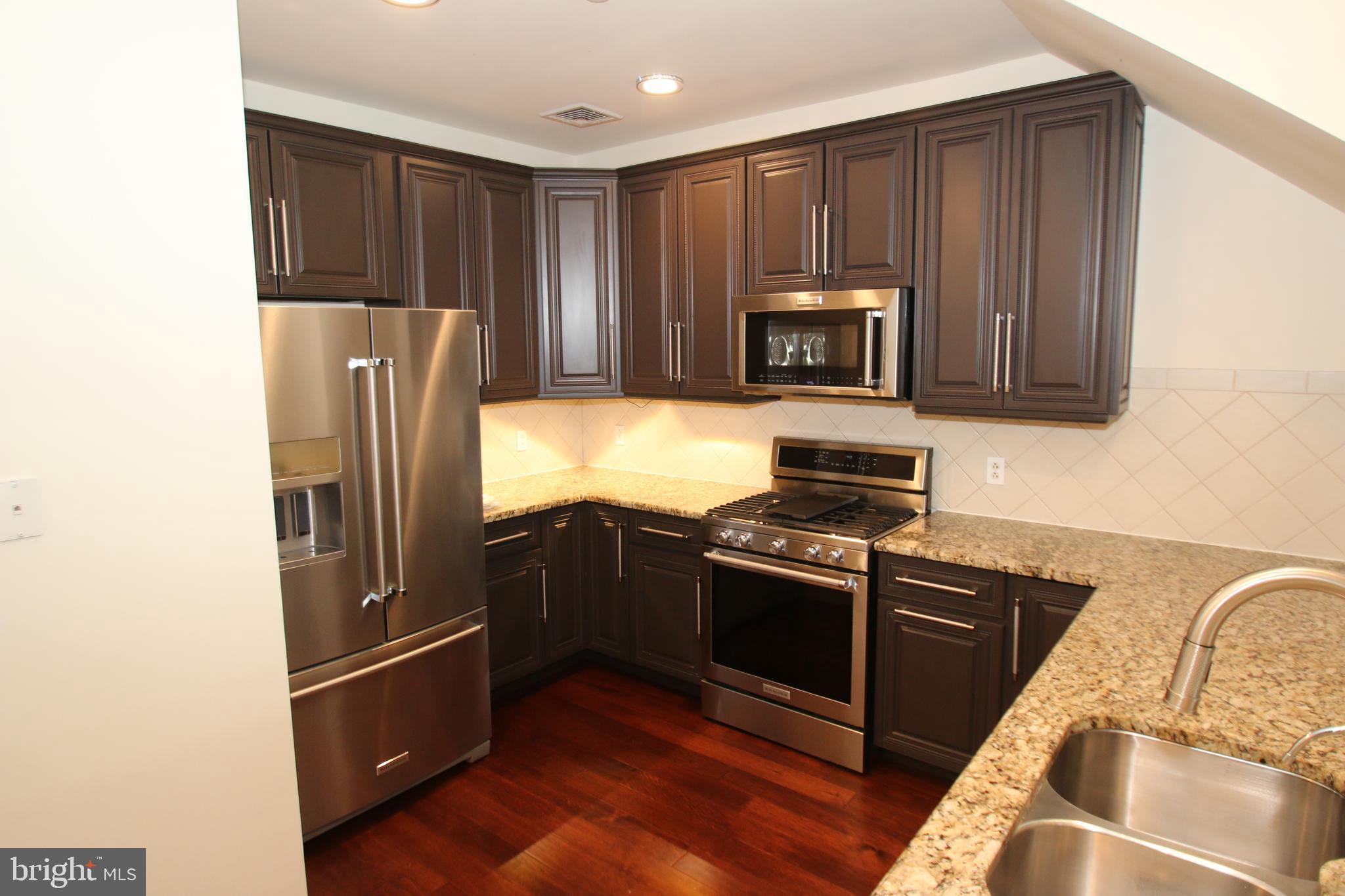 503 Carson Terrace, Unit 503 Huntingdon Valley, PA 19006 - Photo 6 of 31