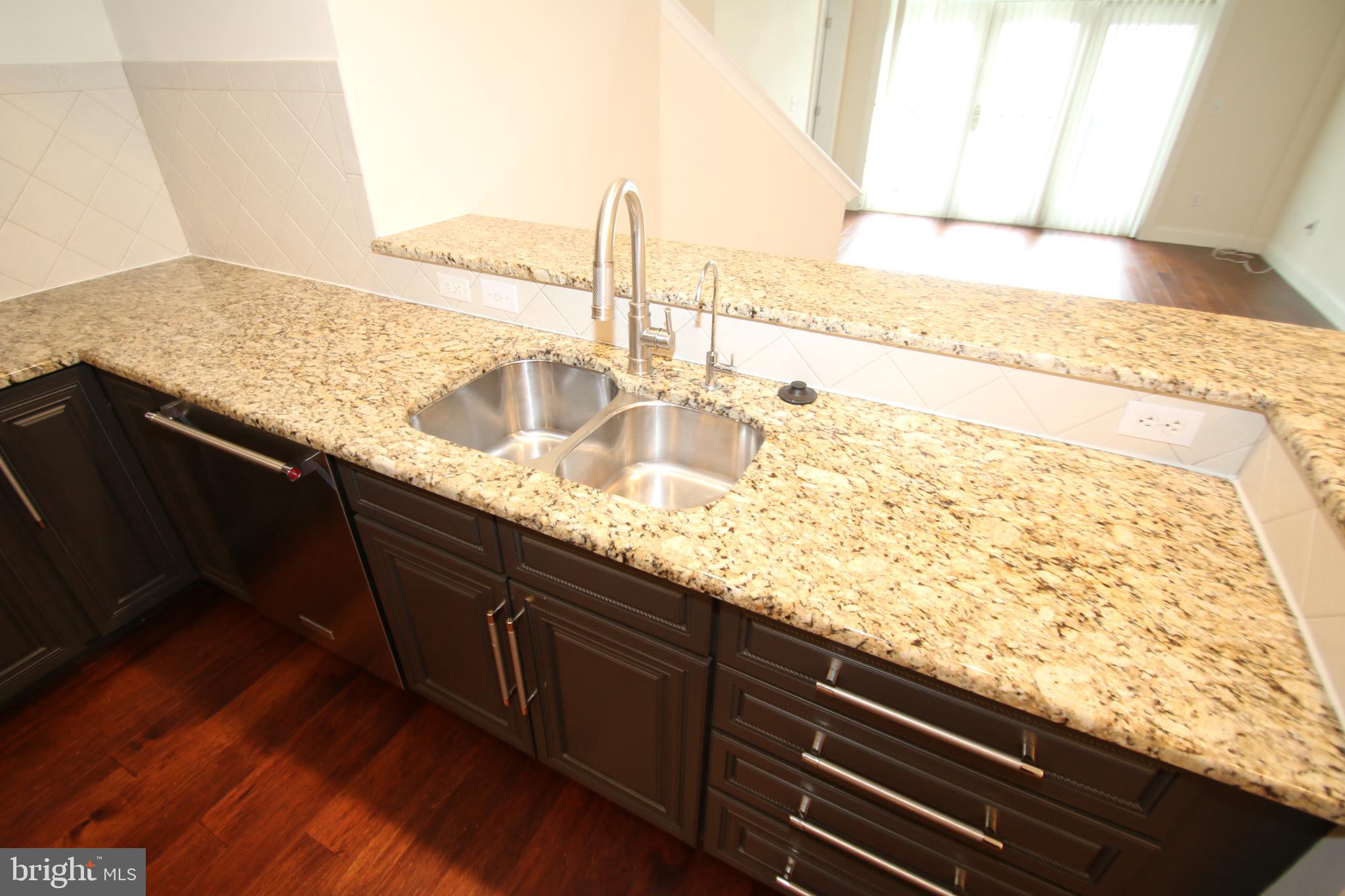 503 Carson Terrace, Unit 503 Huntingdon Valley, PA 19006 - Photo 7 of 31