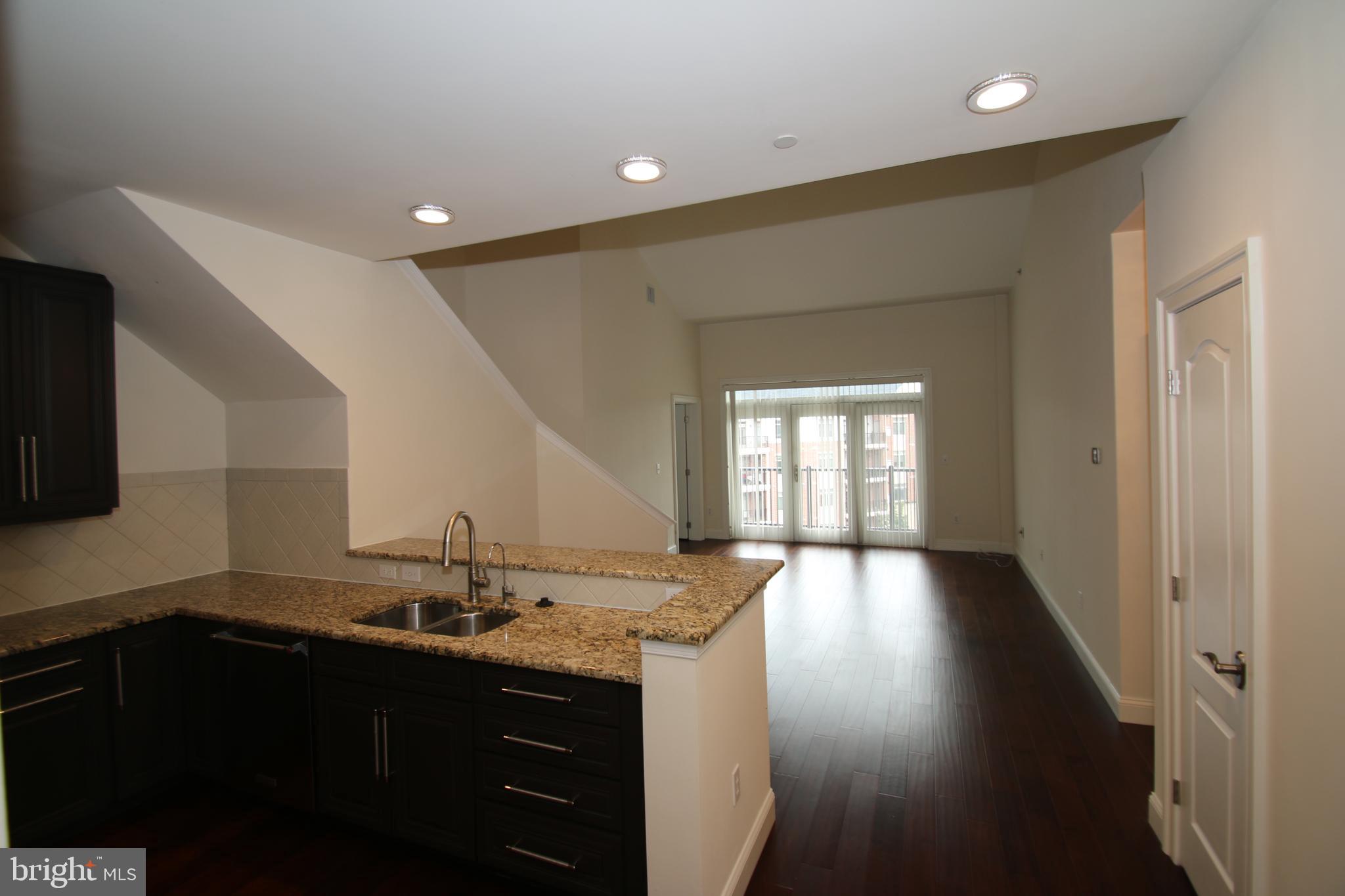 503 Carson Terrace, Unit 503 Huntingdon Valley, PA 19006 - Photo 9 of 31