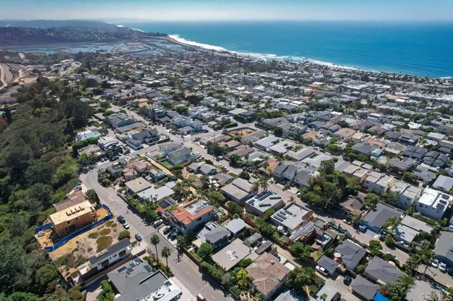 $3,995,000 | 2034-36 MacKinnon Avenue, Cardiff-by-the-Sea, CA 92007