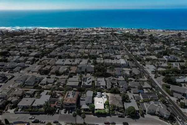 $3,495,000 | 2034-36 MacKinnon Avenue, Cardiff-by-the-Sea, CA 92007