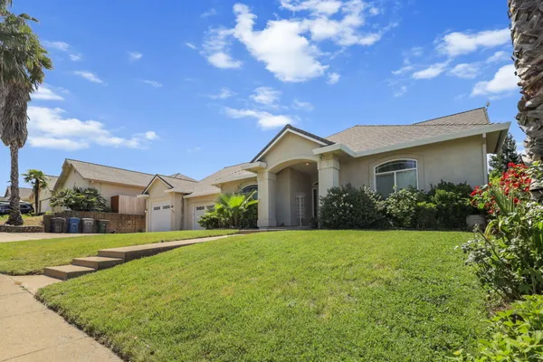 $749,000 | 558 Fair Hill Drive, Redding, CA 96003