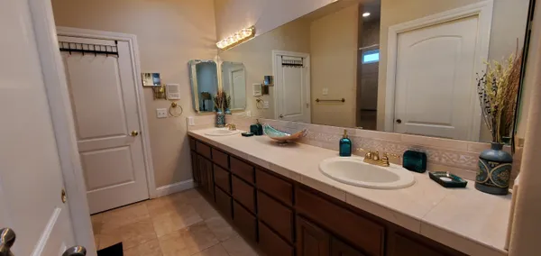 $749,000 | 558 Fair Hill Drive, Redding, CA 96003