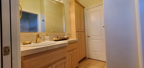 $749,000 | 558 Fair Hill Drive, Redding, CA 96003