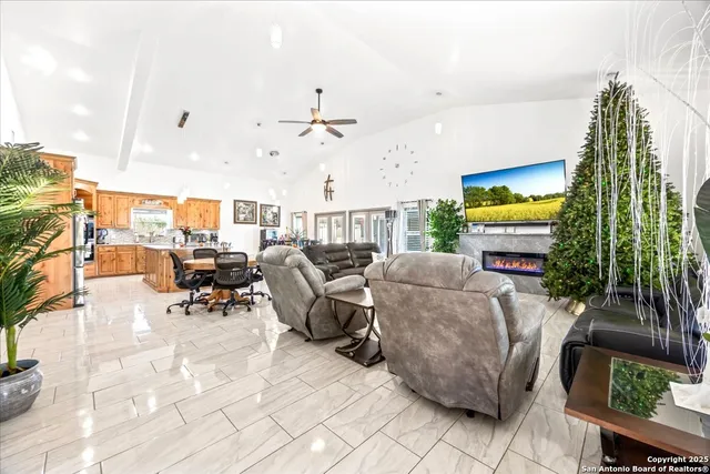 $1,238,000 | 6653 Fm 539, Floresville, TX 78114