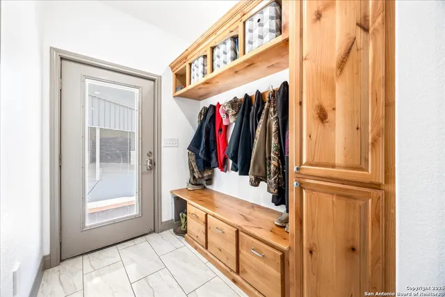 $1,238,000 | 6653 Fm 539, Floresville, TX 78114