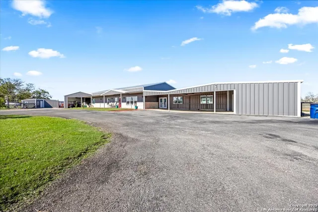 $1,238,000 | 6653 Fm 539, Floresville, TX 78114
