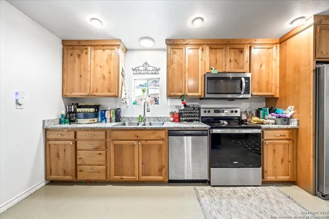 $1,238,000 | 6653 Fm 539, Floresville, TX 78114