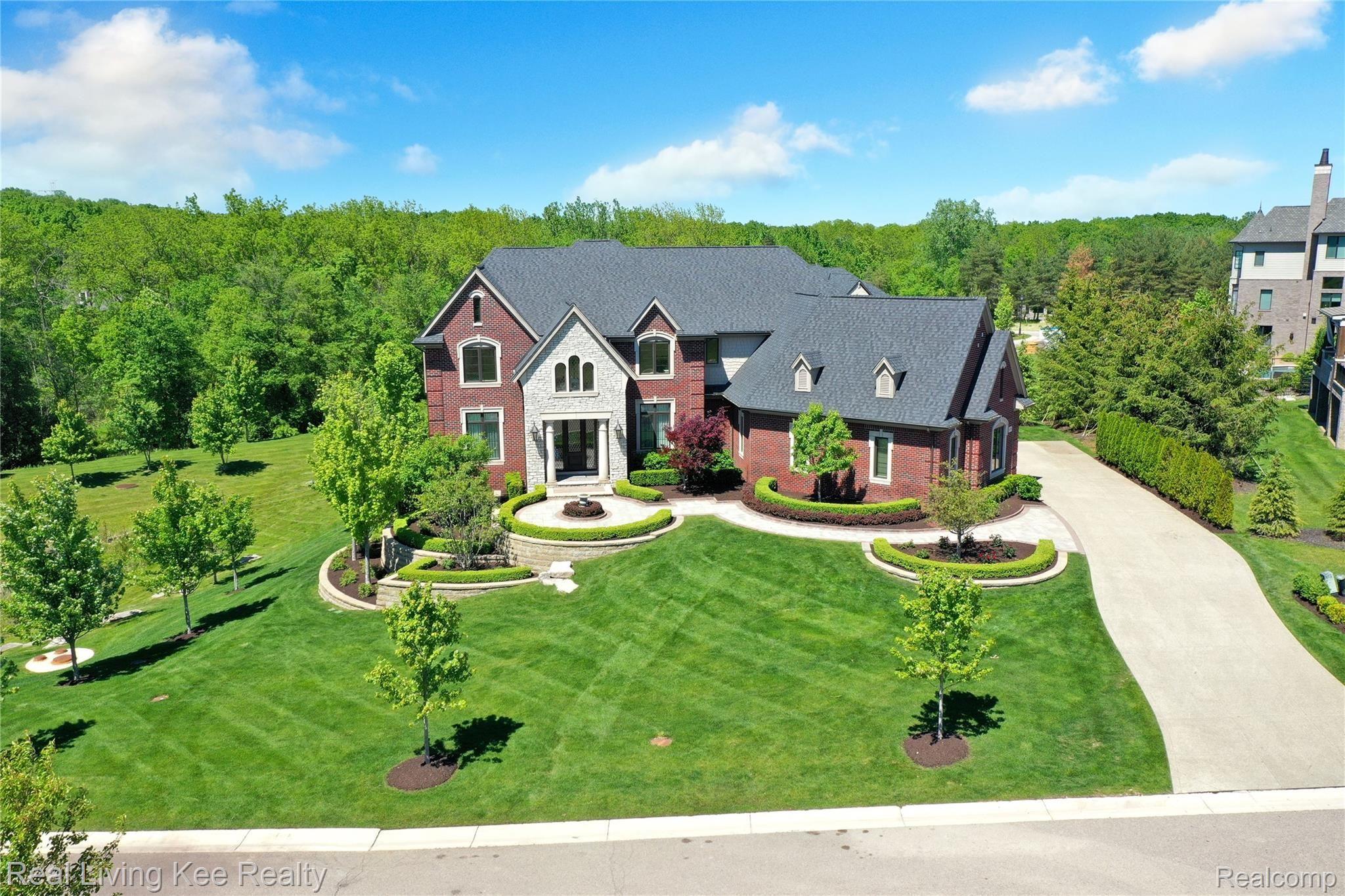 4839 Pinnacle Boulevard Rochester, MI 48306 - Photo 4 of 69 DJI_0595.jpg