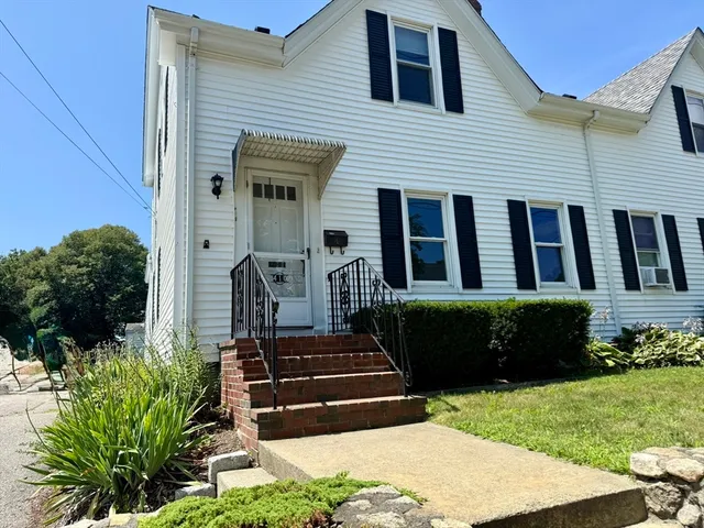 $3,200 | 410 Court Street, Unit 1, Plymouth, MA 02360