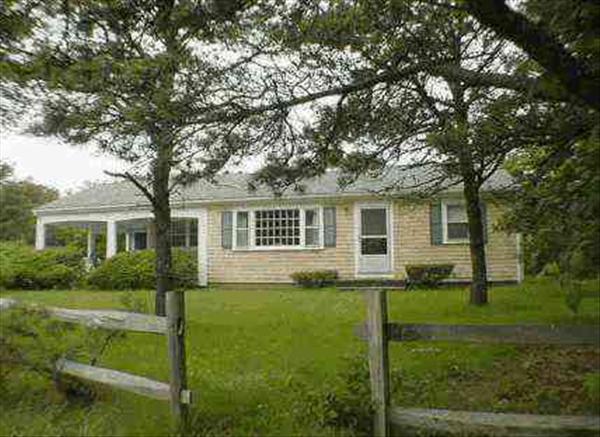 9 Crafts Field Way Edgartown, MA 02539 - Photo 1 of 2 http://d1qzqeyxiitrap.cloudfront.net/photos/10791/600/4eade22d.jpg