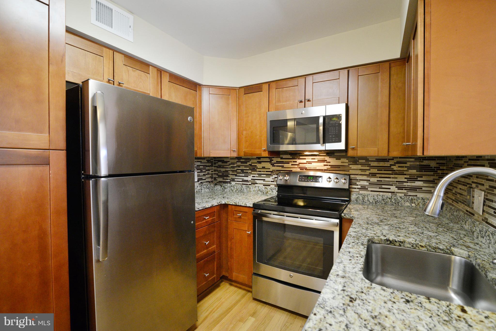 2221 Lovedale Lane, Unit 212B Reston, VA 20191 - Photo 4 of 19 Kitchen