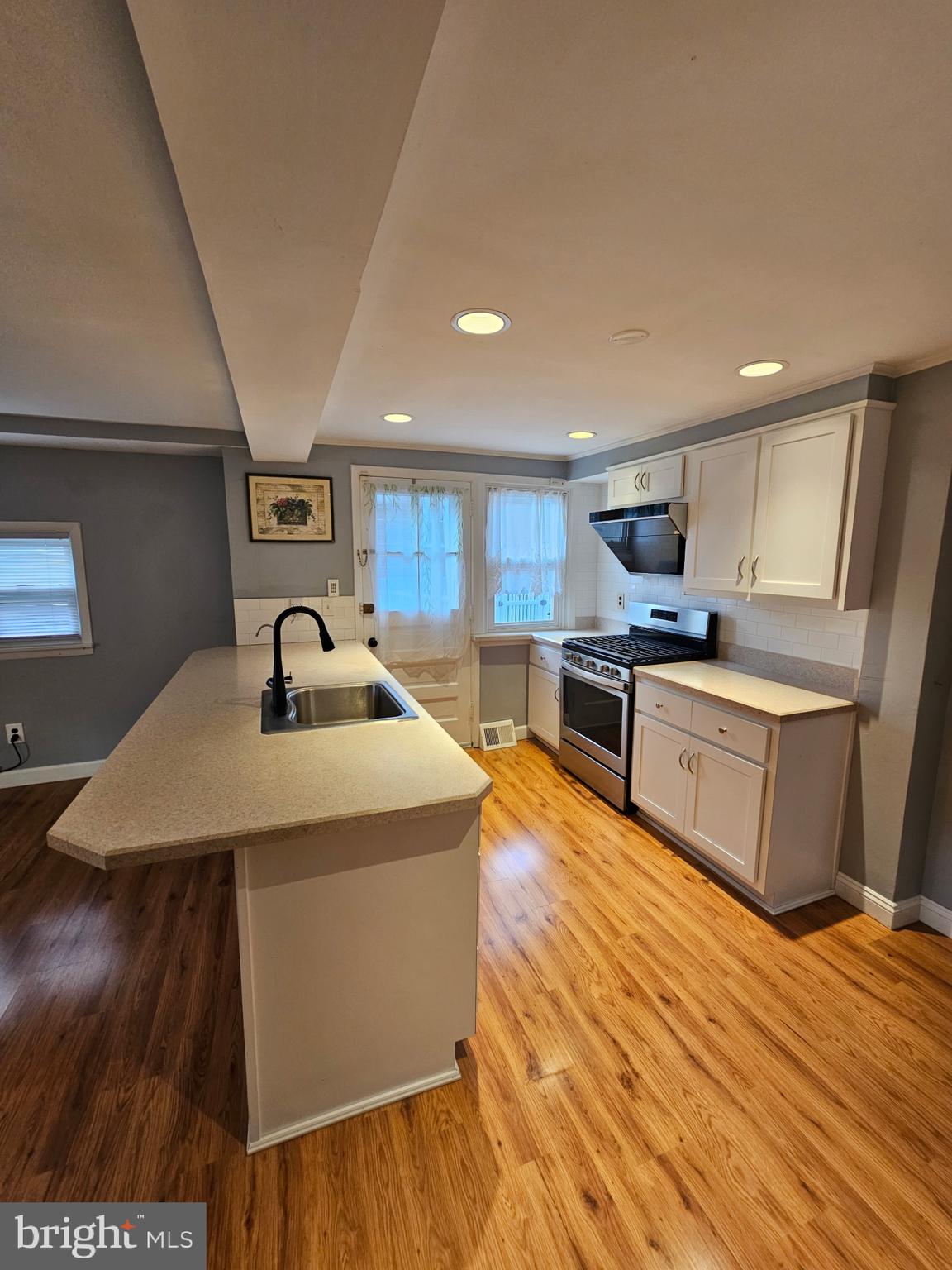 804 Marchman Road Philadelphia, PA 19115 - Photo 4 of 22