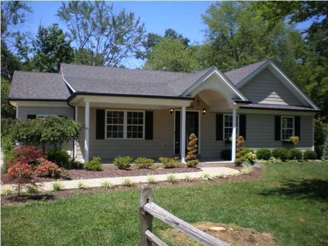 11605 Cedardale Road Anchorage, KY 40223 - Photo 1 of 17 Primary Photo