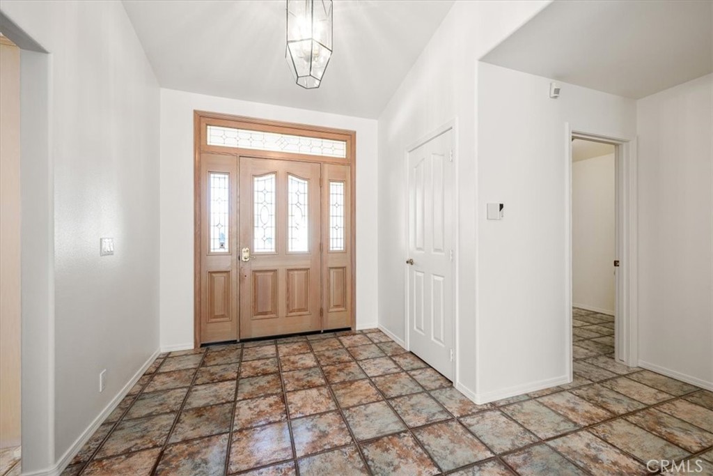 765 Ridgemont Way Arroyo Grande, CA 93420 - Photo 4 of 45 a view of a hallway