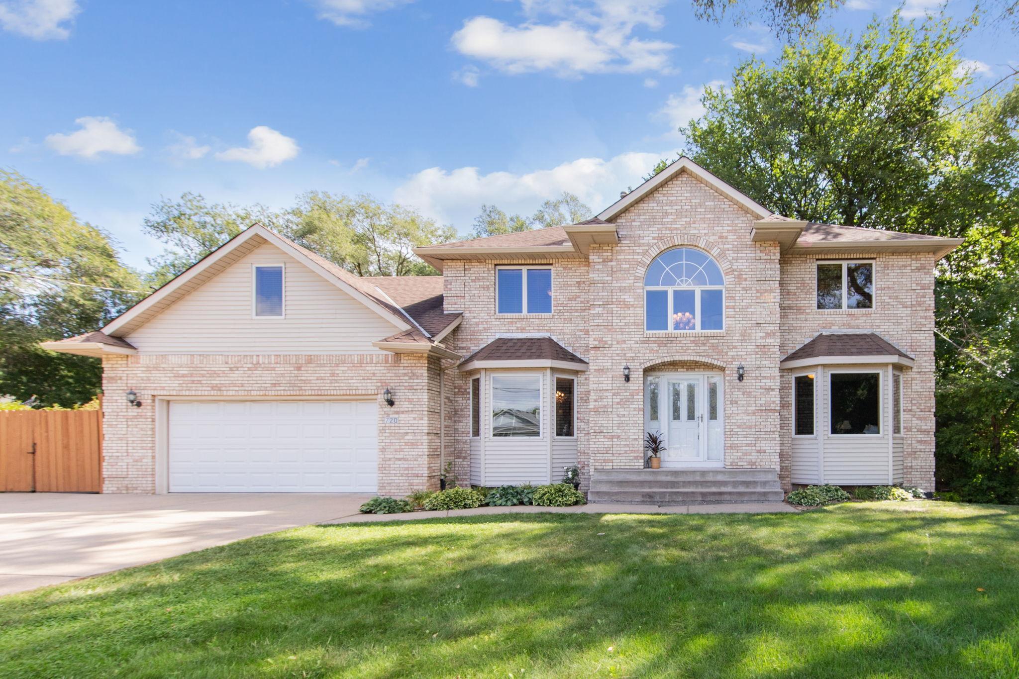 720 McKnight Road South Maplewood, MN 55119 - Photo 1 of 27 Gallery Image 1