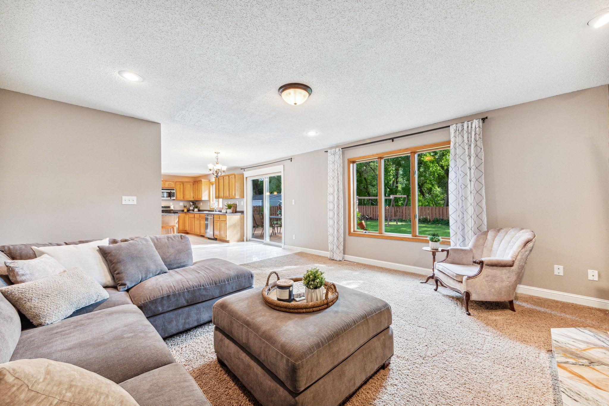 720 McKnight Road South Maplewood, MN 55119 - Photo 7 of 27 Gallery Image 7