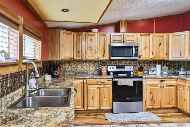 $199,900 | 1939 Highway 646, Loris, SC 29569