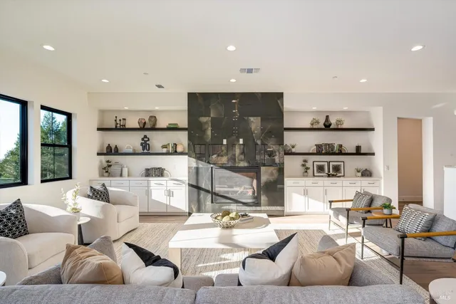 $2,395,000 | 3684 Crown Hill Drive, Santa Rosa, CA 95404