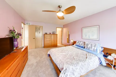 $415,000 | 723 North Walden Drive, Palatine, IL 60067