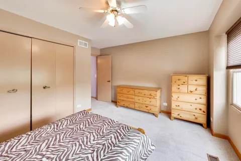 $415,000 | 723 North Walden Drive, Palatine, IL 60067