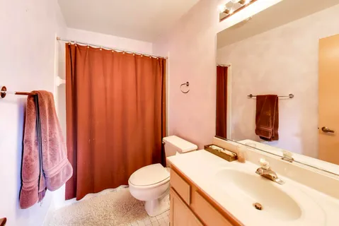 $415,000 | 723 North Walden Drive, Palatine, IL 60067