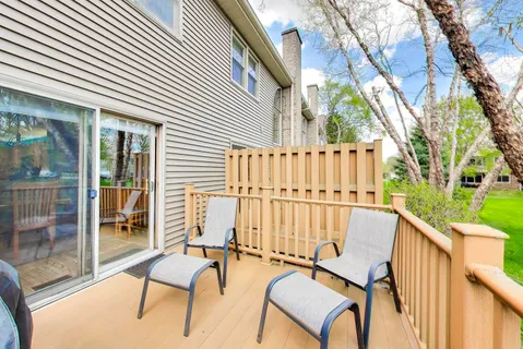 $415,000 | 723 North Walden Drive, Palatine, IL 60067