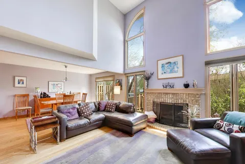 $415,000 | 723 North Walden Drive, Palatine, IL 60067